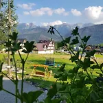 Domek, I Elita